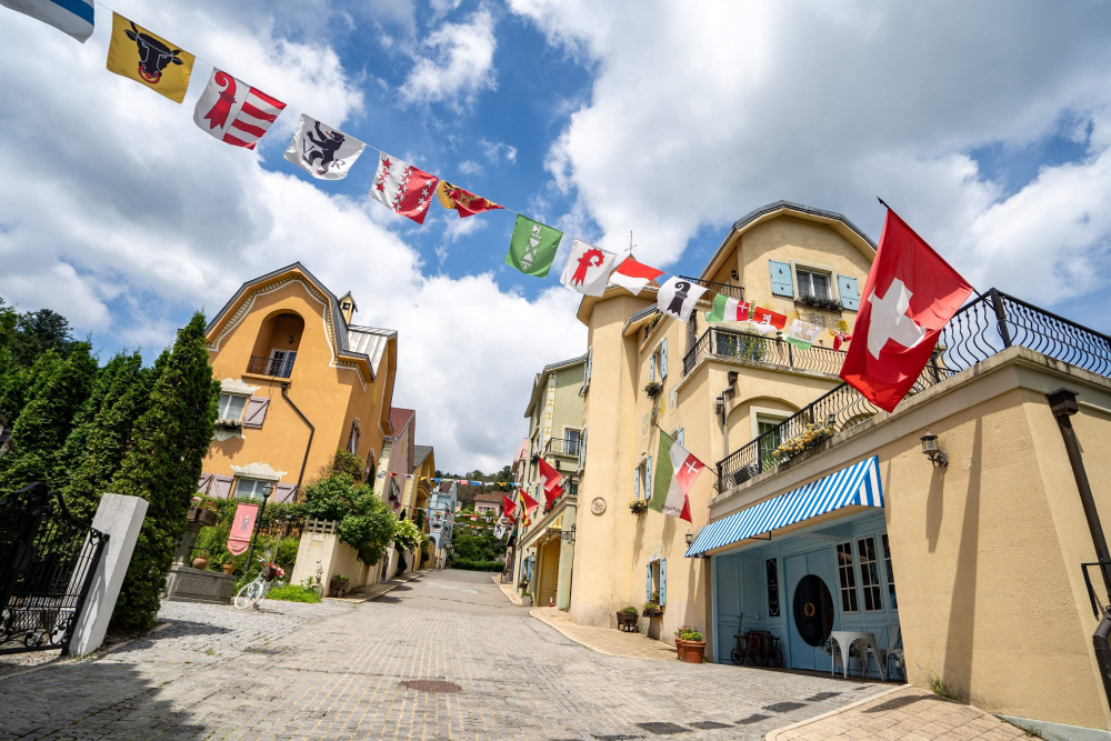 Gyeonggi Edelweiss Swiss Theme Park - Image 2 of 8