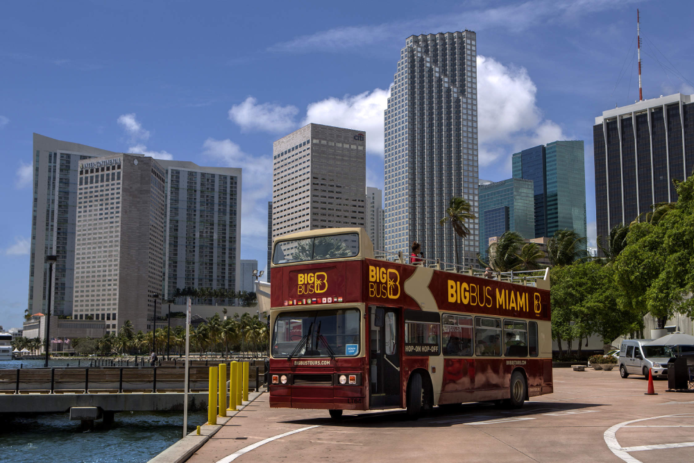 Miami Open-Top Night Bus Tour - Image 7 of 8