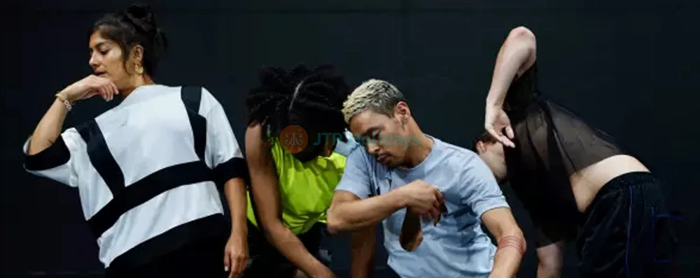 Museum of Contemporary Art Chicago Explore Modern Creativity & Exhibits - JTR Holidays - Image 4 of 5