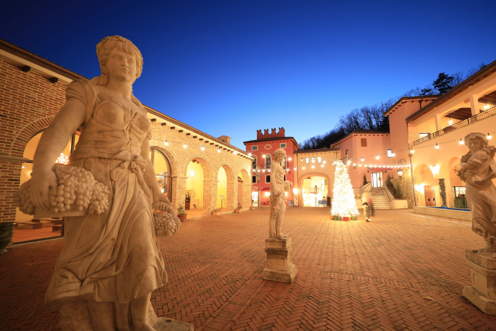 Petite France Gyeonggi - Image 3 of 10