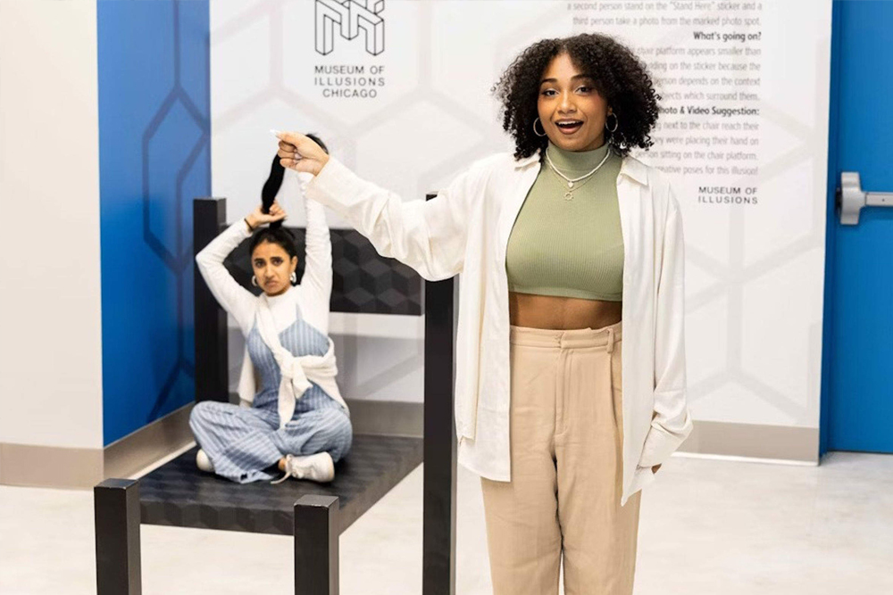 Museum of Illusions Chicago - Image 2 of 9