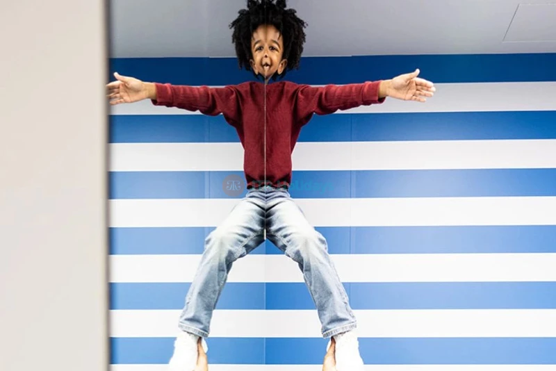 Museum of Illusions Chicago - Image 7 of 9