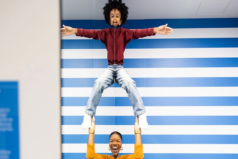 Museum of Illusions Chicago - Image 7 of 9