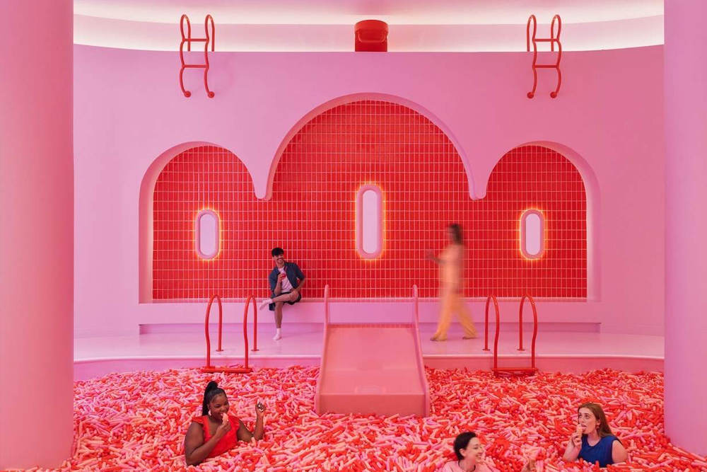 Museum of Ice Cream Chicago - Visit the Museum of Ice Cream Chicago for unlimited treats, interactive exhibits, and fun installations. Explore ice cream-themed rooms, taste unique confections, and create sweet memories with loved ones! Museum of Ice Cream Chicago - Image 1 of 5