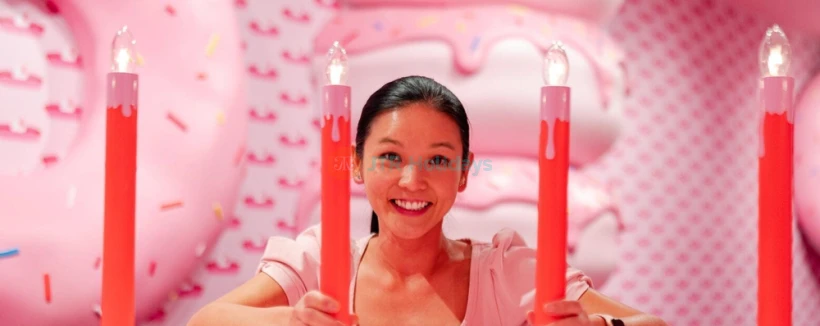 Museum of Ice Cream Chicago - Besuchen Sie das Museum of Ice Cream Chicago für unbegrenzte Leckereien, interaktive Ausstellungen und unterhaltsame Installationen. Erkunden Sie eiscreme-themenbezogene Räume, probieren Sie einzigartige Köstlichkeiten und schaffen Sie süße Erinnerungen mit Ihren Liebsten! Museum of Ice Cream Chicago - Bild 4 von 5