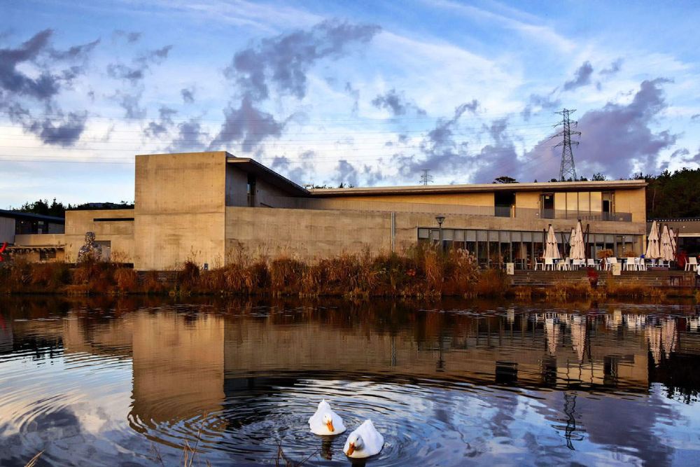 Bonte Museum Jeju - Image 7 of 8