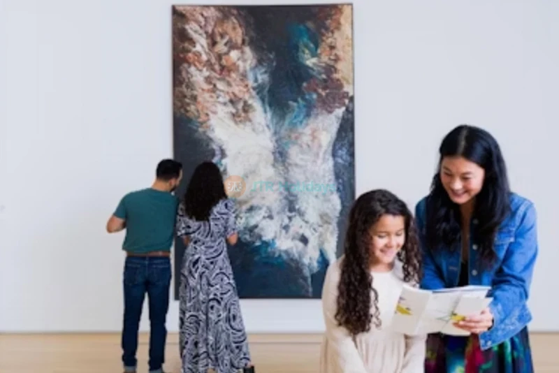 The Art Institute of Chicago: Explore Masterpieces & Iconic Exhibits - JTR Holidays