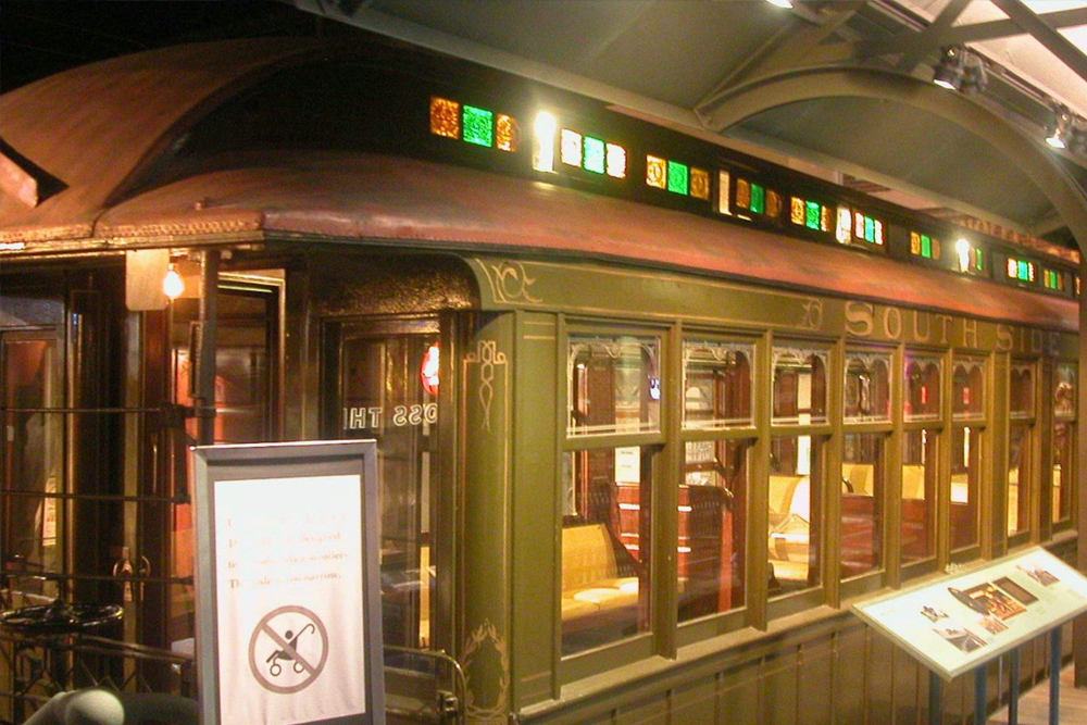 Chicago History Museum - Explore the Chicago History Museum and uncover the city’s rich past through interactive exhibits, rare artifacts, and immersive storytelling. Discover key moments like the Great Chicago Fire and the World’s Columbian Exposition. Plan your visit today! Chicago History Museum - Image 4 of 5