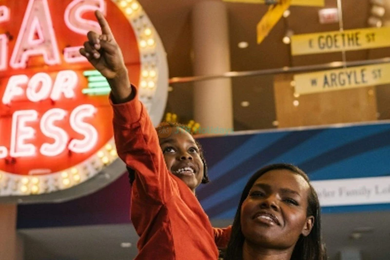 Chicago History Museum Explore Chicago’s Rich Past & Iconic Stories - JTR Holidays - Image 7 of 7