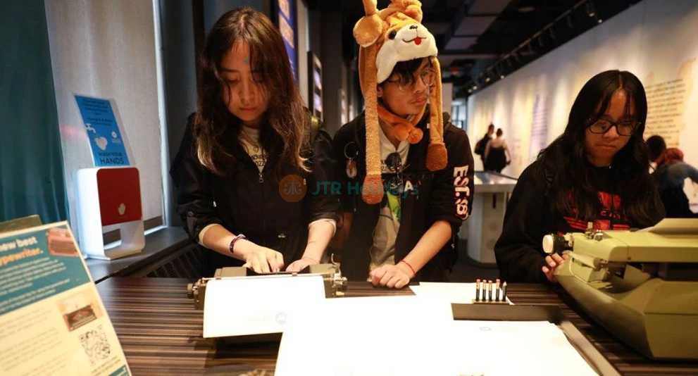 American Writers Museum Chicago Celebrate the Power of American Literature - JTR Holidays - Image 1 of 5