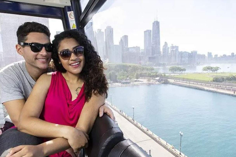 Centennial Wheel Chicago - Experience breathtaking views of Chicago from the Centennial Wheel at Navy Pier. Enjoy a comfortable ride with air-conditioning and heaters, perfect for year-round visits. Don’t miss this iconic attraction offering stunning 360-degree views of the city! Centennial Wheel Chicago - Image 2 of 5