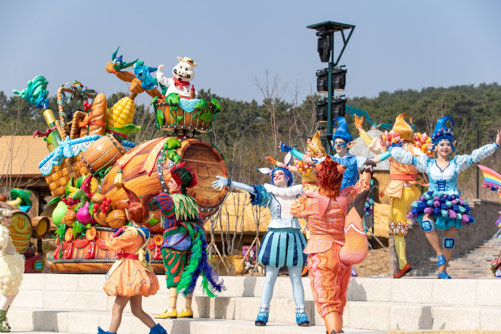 Lotte World Adventure Busan - Image 3 of 6