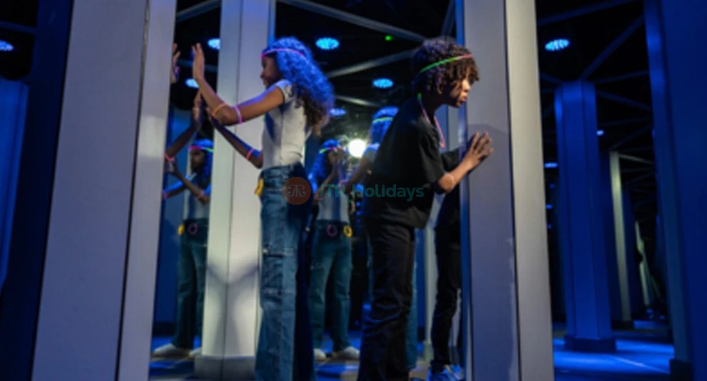 Mirror Maze Ticket – Explore a Dazzling Illusion at American Dream - JTR Holidays - Image 1 of 5