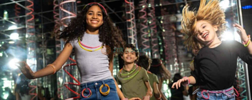 Mirror Maze Ticket – Explore a Dazzling Illusion at American Dream - JTR Holidays - Image 4 of 5