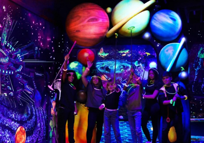 Blacklight Mini Golf at American Dream