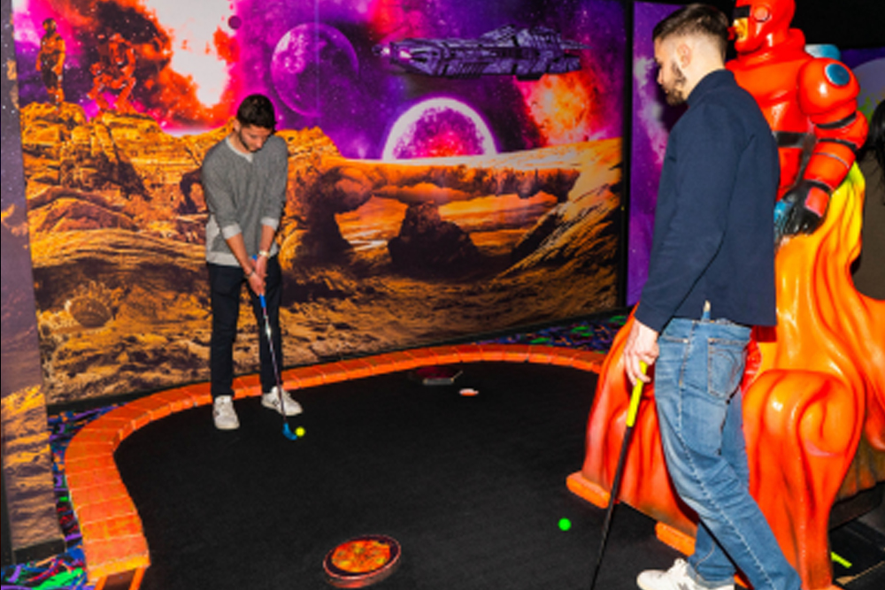 Blacklight Minigolf im American Dream - Image 5 of 6