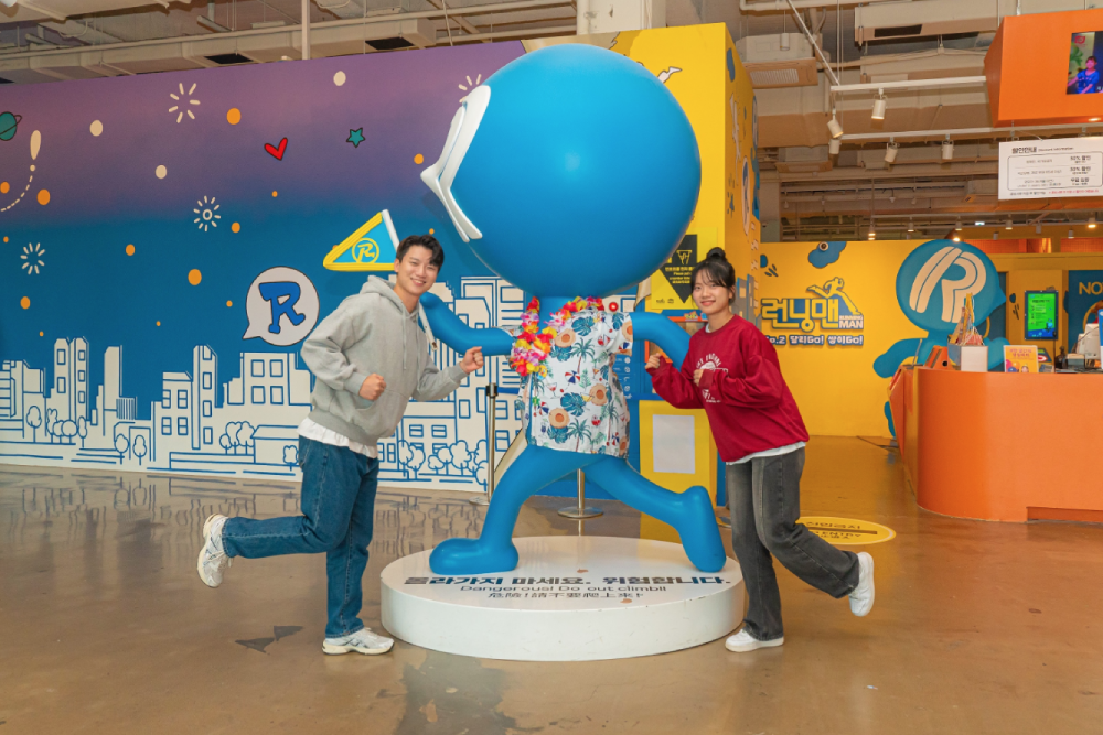 Running Man Busan - Experience the thrill of Running Man Busan, where you can take on fun and interactive challenges! Complete exciting missions, explore tricky mazes, and collect R-coins in this action-packed adventure. At Running Man Busan, test your skills, teamwork, and speed across 6 unique zones. Bring your friends or family and enjoy an unforgettable time at Running Man Busan. Don’t miss out on the ultimate Running Man Busan experience in the heart of the city! Running Man Busan - Image 3 of 5
