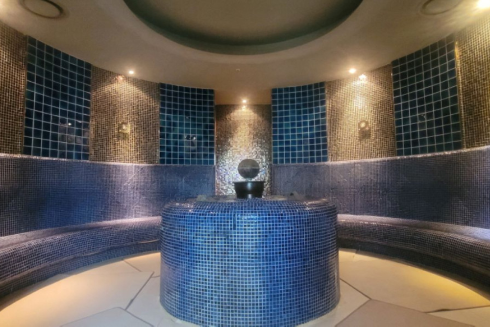 SPA LAND Centum City Busan - Relax and unwind at SPA LAND Centum City, the ultimate hot spring and sauna destination in Busan. Enjoy 18 hot springs, 13 themed spas, and premium facilities at SPA LAND Centum City. Experience the benefits of natural hot spring water drawn from 1,000 meters underground at SPA LAND Centum City. Don’t miss the traditional Jjimjilbang for an authentic Korean sauna experience at SPA LAND Centum City. Visit SPA LAND Centum City for a day of pure relaxation and comfort! SPA LAND Centum City Busan - Image 4 of 5