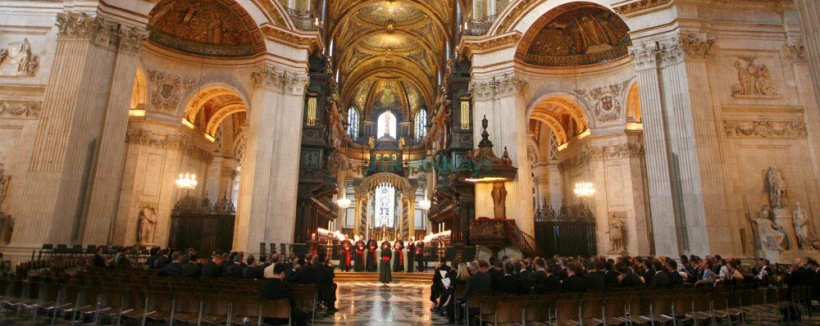 St. Paul's Cathedral Ticket in London - Book your St. Paul's Cathedral ticket and explore one of London's most iconic landmarks. Discover its stunning interiors, visit the historic crypt, and climb the majestic dome for breathtaking city views. Enjoy a self-guided tour with a multimedia guide in multiple languages. St. Paul's Cathedral Ticket in London - Image 4 of 5