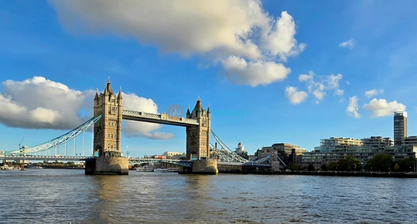 Tower Bridge Ticket | Explore London's Iconic Landmark & Glass Walkway - JTR Holidays