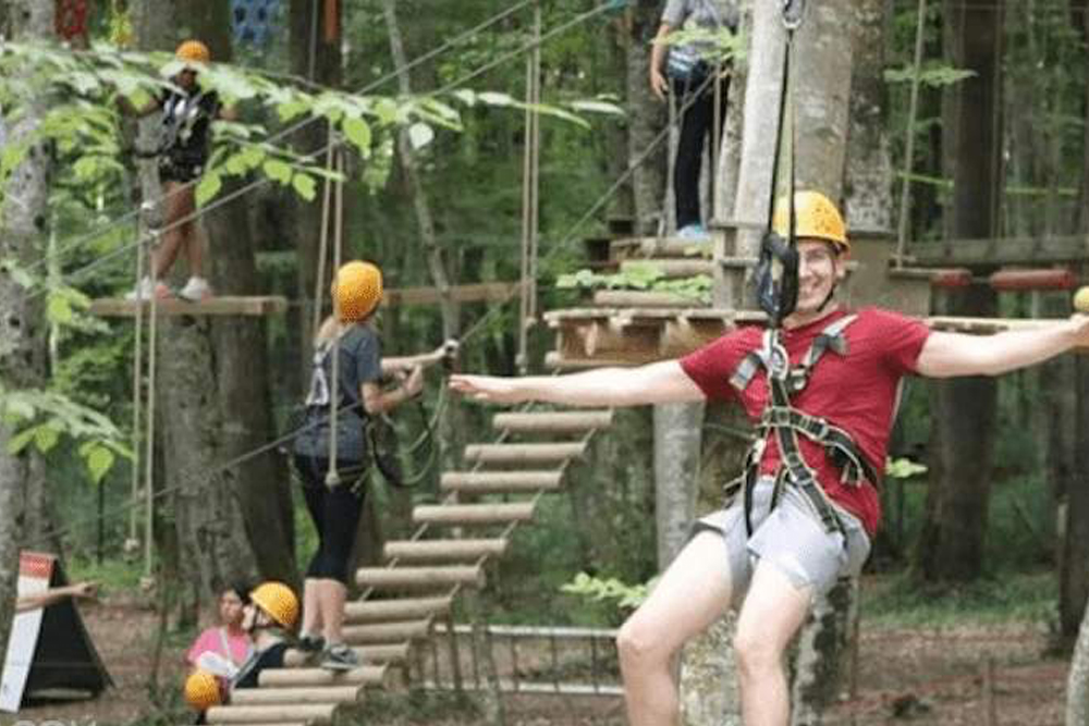Forest Kemerburgaz Istanbul - Escape into nature at Forest Kemerburgaz Istanbul, a perfect spot for adventure and relaxation. Enjoy thrilling activities like ziplining, a giant swing, and rope courses, or take a peaceful walk through lush green trails. With fun gaming facilities and scenic picnic spots, there’s something for everyone. Forest Kemerburgaz Istanbul - Image 3 of 5