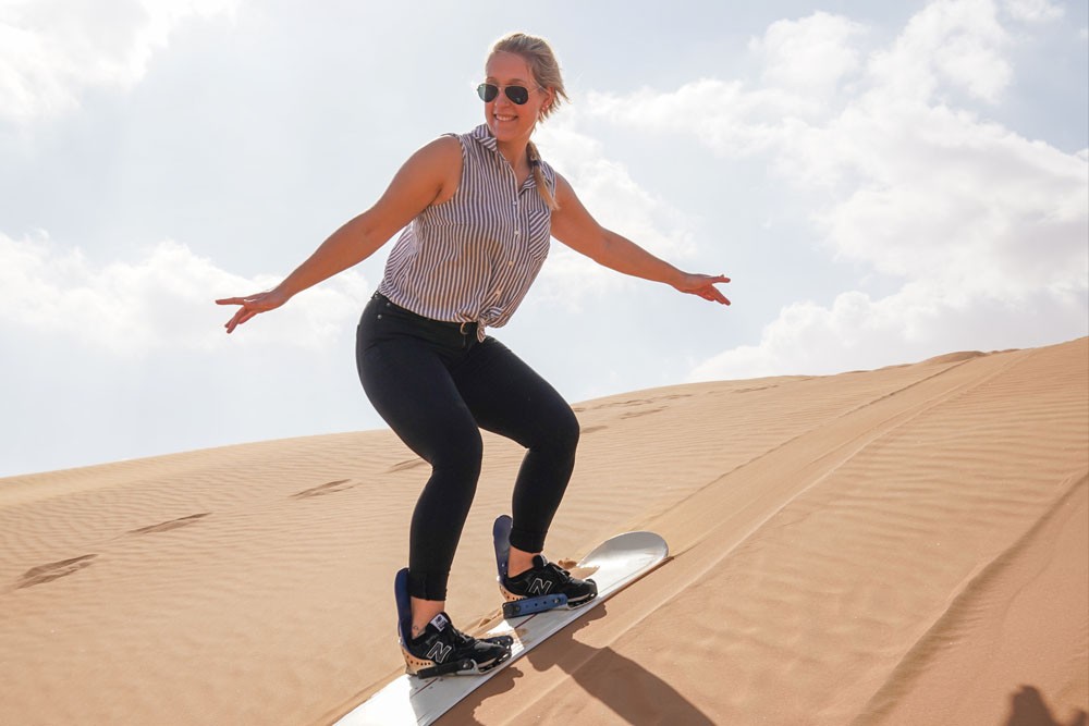 Overnight Red Dunes Desert Safari with Dune Bashing, BBQ & Breakfast - Image 14 of 15
