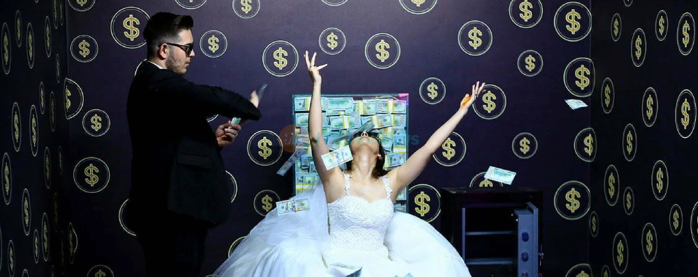 Selfie Park Antalya - Europe's Largest Selfie Museum for Creative Photos - JTR Holidays - Image 4 of 5