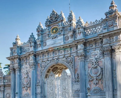 Entrada al Palacio de Dolmabahçe - Imagen 2 de 5