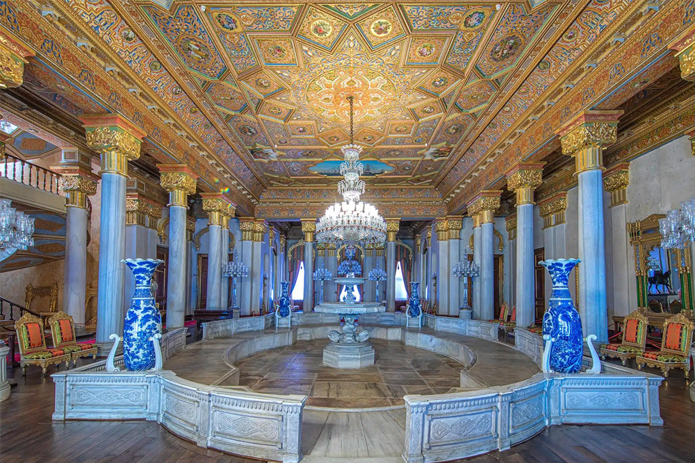 Beylerbeyi Palace Istanbul - Image 1 of 7