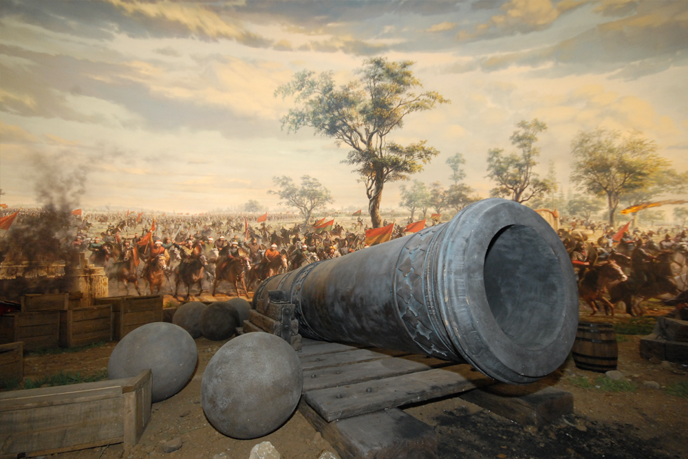 Museo de Historia Panorama 1453 - Adéntrate en la historia en el Museo de Historia Panorama 1453 en Estambul y revive la conquista de Constantinopla. Experimenta una impresionante exhibición panorámica de 360 grados con murales realistas y efectos de sonido envolventes. Explora exposiciones históricas con armas auténticas, mapas y detalles de la batalla. Reserva tu entrada al Museo de Historia Panorama 1453 para un viaje inolvidable al pasado. Museo de Historia Panorama 1453 - Imagen 3 de 5