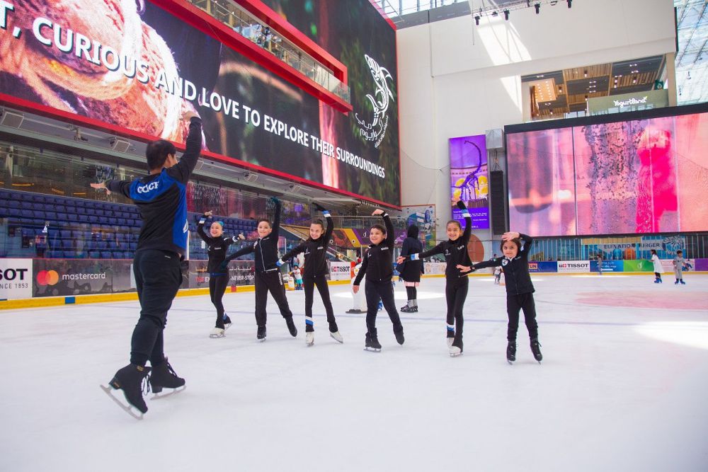 Dubai Ice Rink Ticket - Dubai Ice Rink التزلج على الجليد فى حلبة دبي مول is one of the key leisure attractions at The Dubai Mall, Book now Dubai Mall Ice Rink Tickets, Ice Skating. Dubai Ice Rink has become a social hotspot, appealing to the entire spectrum of the society, both to young and old alike. Dubai Ice Rink Ticket - Image 1 of 5