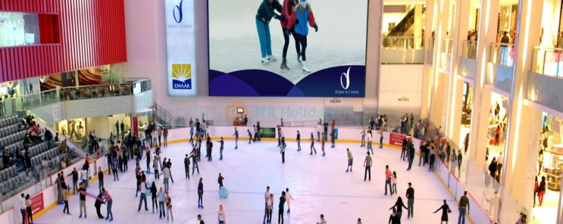 Dubai Ice Rink Ticket - Dubai Ice Rink التزلج على الجليد فى حلبة دبي مول is one of the key leisure attractions at The Dubai Mall, Book now Dubai Mall Ice Rink Tickets, Ice Skating. Dubai Ice Rink has become a social hotspot, appealing to the entire spectrum of the society, both to young and old alike. Dubai Ice Rink Ticket - Image 3 of 5