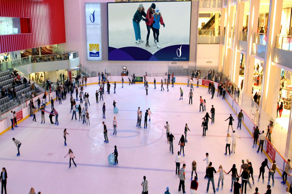 Dubai Ice Rink Ticket - Dubai Ice Rink التزلج على الجليد فى حلبة دبي مول is one of the key leisure attractions at The Dubai Mall, Book now Dubai Mall Ice Rink Tickets, Ice Skating. Dubai Ice Rink has become a social hotspot, appealing to the entire spectrum of the society, both to young and old alike. Dubai Ice Rink Ticket - Image 3 of 5
