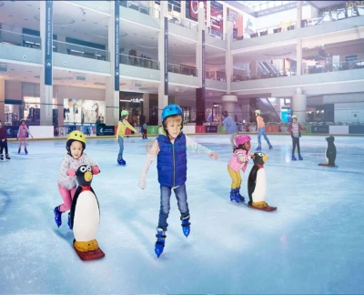 Dubai Ice Rink Ticket - Dubai Ice Rink التزلج على الجليد فى حلبة دبي مول is one of the key leisure attractions at The Dubai Mall, Book now Dubai Mall Ice Rink Tickets, Ice Skating. Dubai Ice Rink has become a social hotspot, appealing to the entire spectrum of the society, both to young and old alike. Dubai Ice Rink Ticket - Image 5 of 5