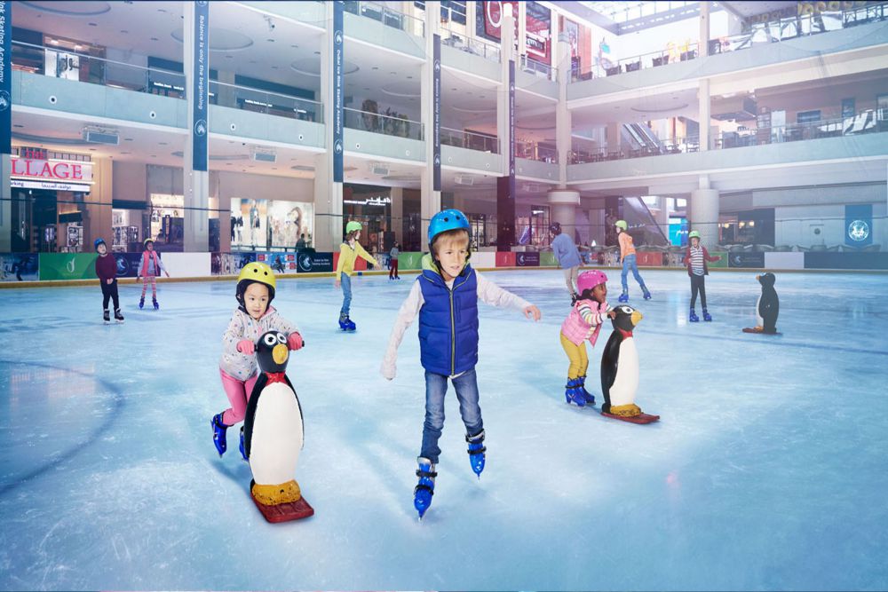 Dubai Ice Rink Ticket - Dubai Ice Rink التزلج على الجليد فى حلبة دبي مول is one of the key leisure attractions at The Dubai Mall, Book now Dubai Mall Ice Rink Tickets, Ice Skating. Dubai Ice Rink has become a social hotspot, appealing to the entire spectrum of the society, both to young and old alike. Dubai Ice Rink Ticket - Image 5 of 5