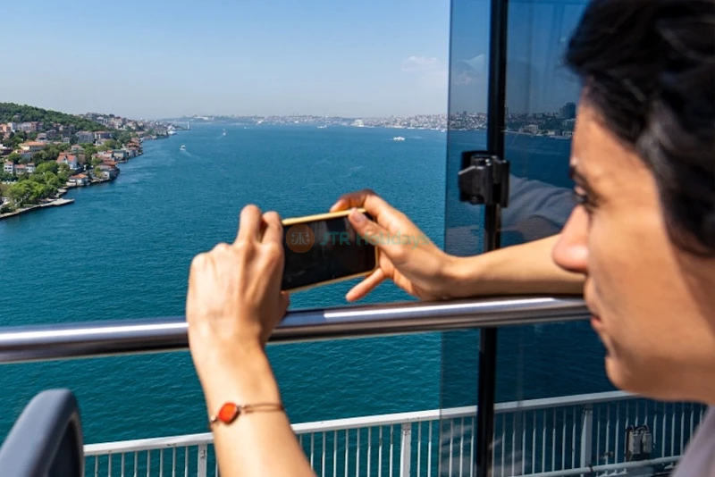 Istanbul Hop-On Hop-Off Bus Tour | Explore Istanbul at Your Own Pace - JTR Holidays - Image 6 of 8