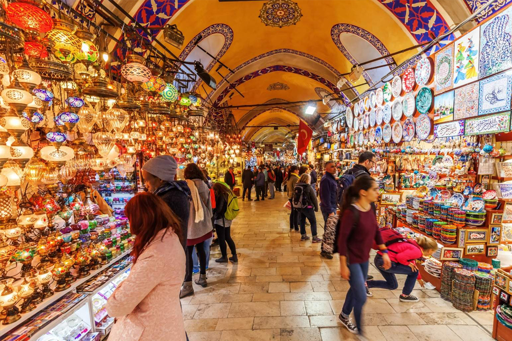 Byzantinische und Osmanische Relikte Ganztägige Tour - Erkunden Sie die reiche Geschichte Istanbuls auf der Byzantinischen und Osmanischen Relikte Ganztägigen Tour. Besuchen Sie ikonische Stätten wie Hagia Sophia, Blaue Moschee, Topkapi-Palast und den Großen Basar. Erfahren Sie mit einem Expertenführer mehr über die faszinierende Vergangenheit der Stadt. Buchen Sie jetzt für eine unvergessliche historische Reise! Byzantinische und Osmanische Relikte Ganztägige Tour - Bild 3 von 5