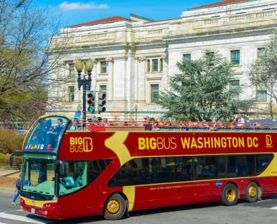 Big Bus Tours Washington D.C. - Explore Washington, D.C., with Big Bus Tours and discover iconic landmarks at your own pace. Hop on and off at multiple stops, including the White House and Capitol Hill. Enjoy panoramic views from an open-top bus and learn with a multilingual audio guide. Experience the city's history and culture on a flexible sightseeing tour. Big Bus Tours Washington D.C. - Image 5 of 5