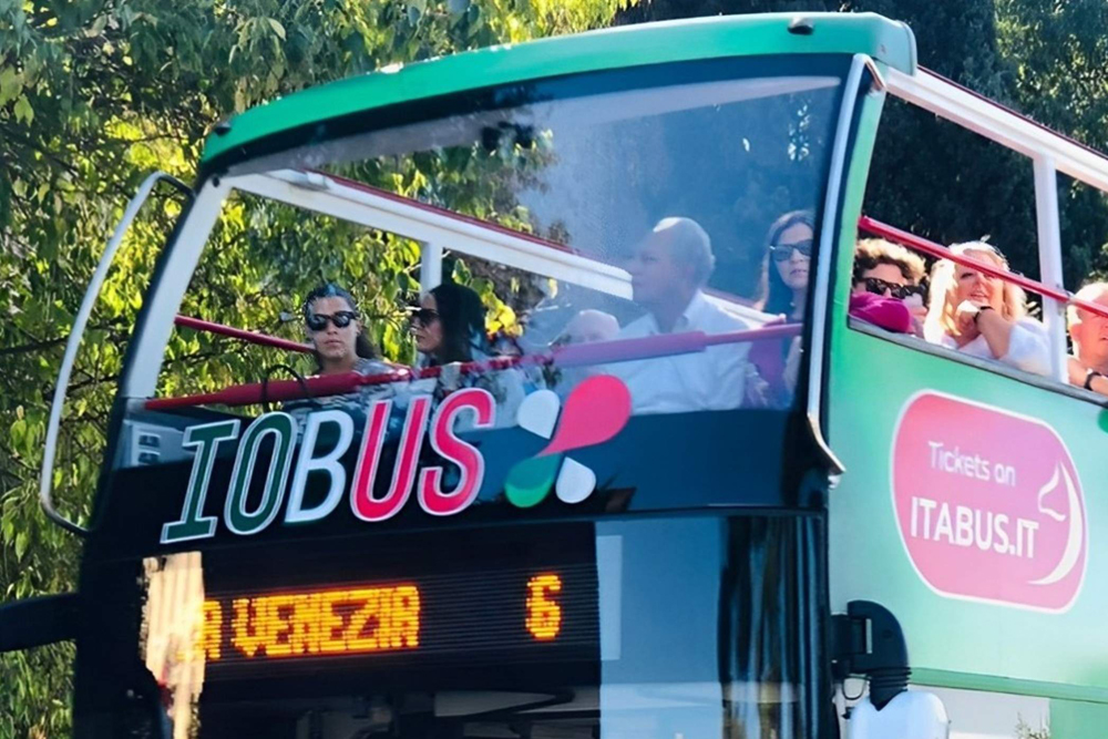 Colosseum, Roman Forum & Palatine Hill with panoramic open bus ticket - Image 2 of 5