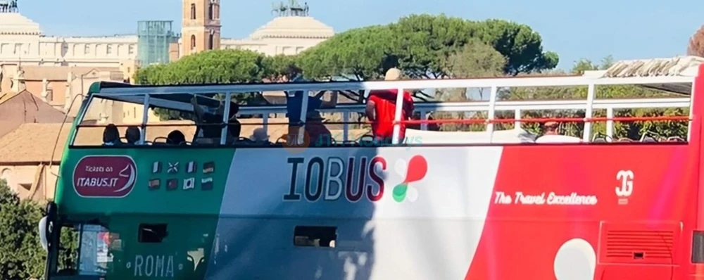 Colosseum, Roman Forum & Palatine Hill with panoramic open bus ticket - Image 4 of 5