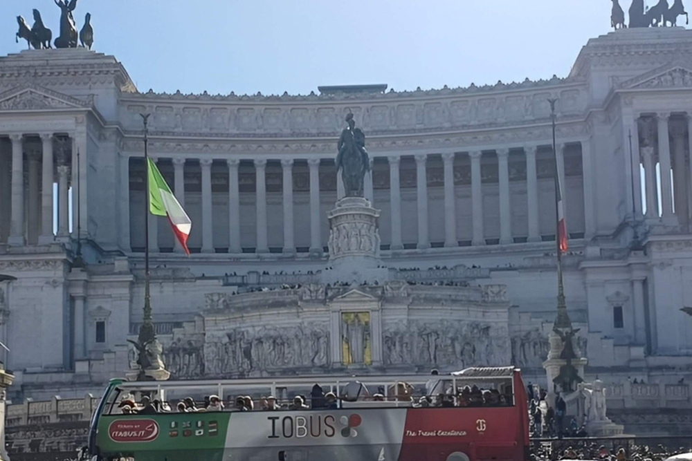 Colosseum, Roman Forum & Palatine Hill with panoramic open bus ticket - Image 6 of 6