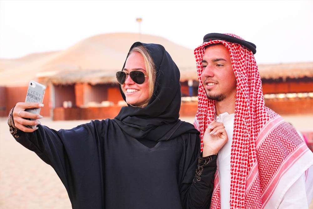 Desert Safari Abu Dhabi with BBQ Dinner - Image 2 of 10