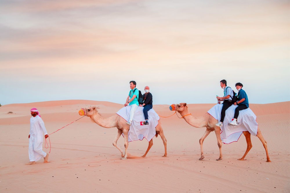 Desert Safari Abu Dhabi with BBQ Dinner - Image 3 of 10