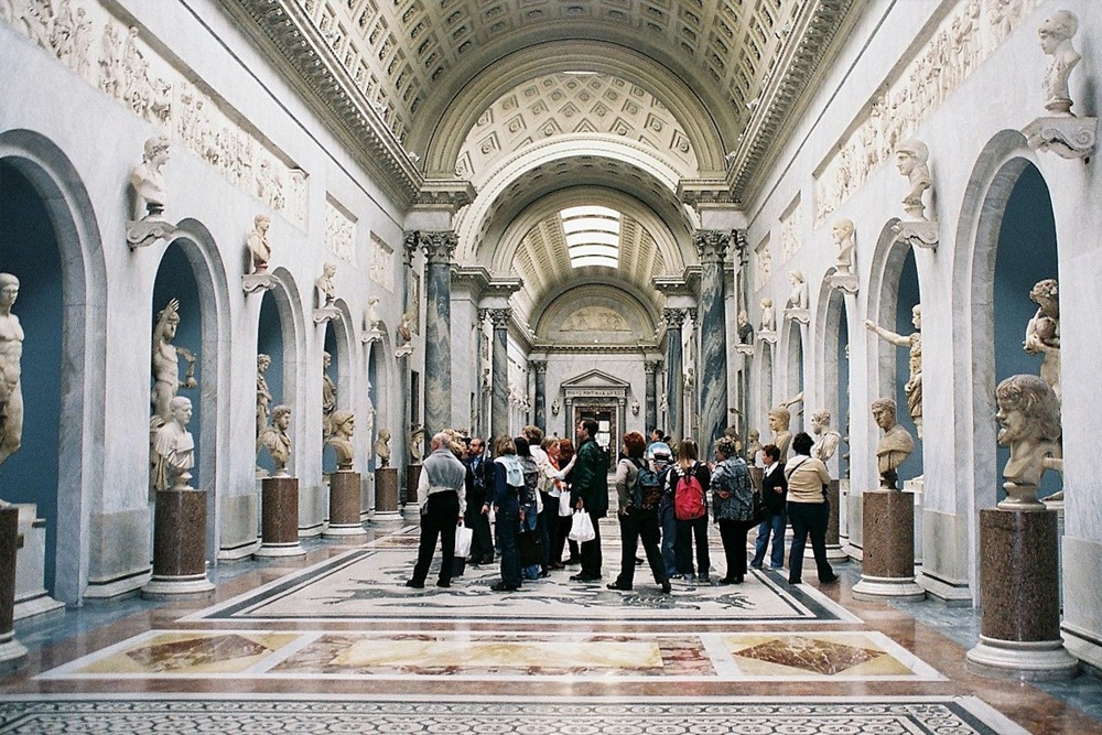 Musées du Vatican et Chapelle Sixtine, Rome - Réservez votre billet pour les Musées du Vatican et la Chapelle Sixtine afin d'explorer l'art de la Renaissance mondialement célèbre à Rome. Admirez la Chapelle Sixtine de Michel‑Ange, visitez les Chambres de Raphaël et découvrez des galeries historiques. Réservez votre billet dès maintenant pour une expérience au Vatican sans accroc ! Musées du Vatican et Chapelle Sixtine, Rome - Image 1 sur 5
