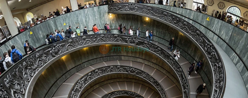 Museos Vaticanos y Capilla Sixtina Roma - Reserva tu entrada a los Museos Vaticanos y la Capilla Sixtina para explorar el arte renacentista mundialmente famoso en Roma. Admira la Capilla Sixtina de Miguel Ángel, visita las Estancias de Rafael y descubre galerías históricas. ¡Asegura tu entrada ahora para una experiencia sin contratiempos en el Vaticano! Museos Vaticanos y Capilla Sixtina Roma - Imagen 4 de 5