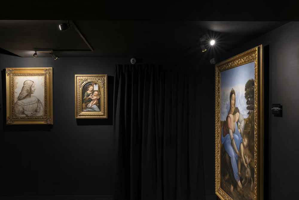 Leonardo da Vinci Experience Museum in Rome - Visit the Leonardo da Vinci Experience Museum in Rome and explore the genius of the Renaissance. See life-size models of his inventions, interactive exhibits, and replicas of famous paintings. Learn about his groundbreaking ideas through holograms and audio recordings. Book your ticket for an unforgettable journey into Leonardo da Vinci's world. Leonardo da Vinci Experience Museum in Rome - Image 3 of 5