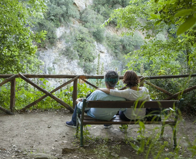 Entrada al Parque Villa Gregoriana en Roma - Image 2 of 8