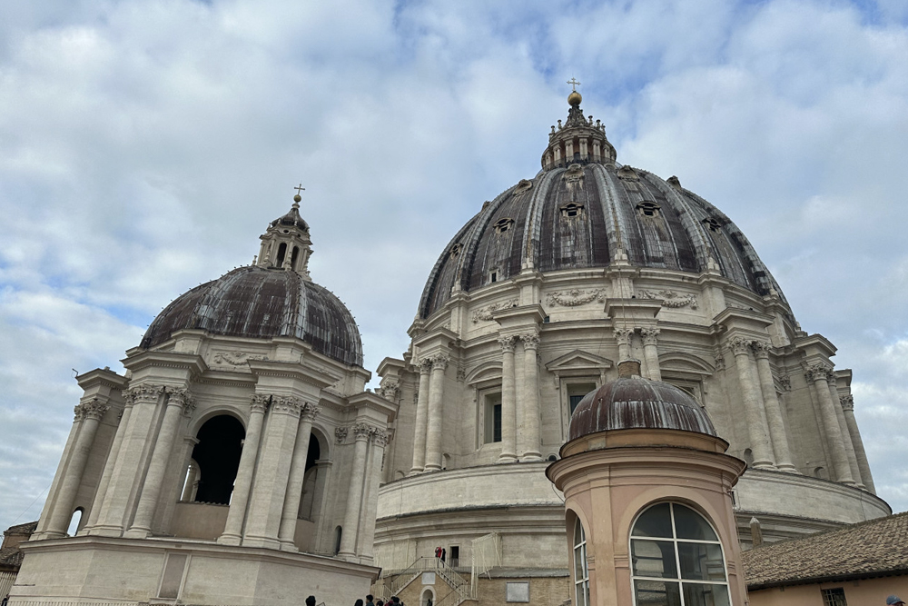 St. Peter’s Basilica & Dome Audio Guide Ticket - Visit St. Peter’s Basilica and climb the dome for stunning views of Rome. Explore this iconic Vatican landmark with an informative audio guide. Admire breathtaking architecture, famous artworks, and rich history. Book your ticket for a seamless and unforgettable experience. St. Peter’s Basilica & Dome Audio Guide Ticket - Image 4 of 5