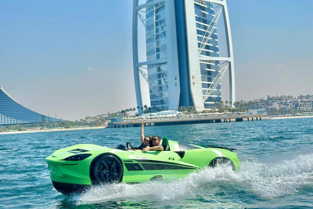 Jet Car Dubaï Jumeirah - Image 1 of 7