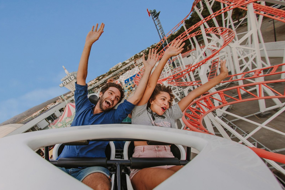 Wooland Fun Park Ticket - Genießen Sie ein Wooland Fun Park Ticket und erleben Sie einen Tag voller Spaß und Abenteuer. Entdecken Sie aufregende Fahrgeschäfte, spannende Attraktionen und Live-Unterhaltung für alle Altersgruppen. Ein Wooland Fun Park Ticket bietet Zugang zu Themenbereichen, Wasserfahrten und familienfreundlichen Aktivitäten. Verpassen Sie nicht die Spannung und unvergesslichen Momente im Wooland Fun Park. Wooland Fun Park Ticket - Bild 3 von 5
